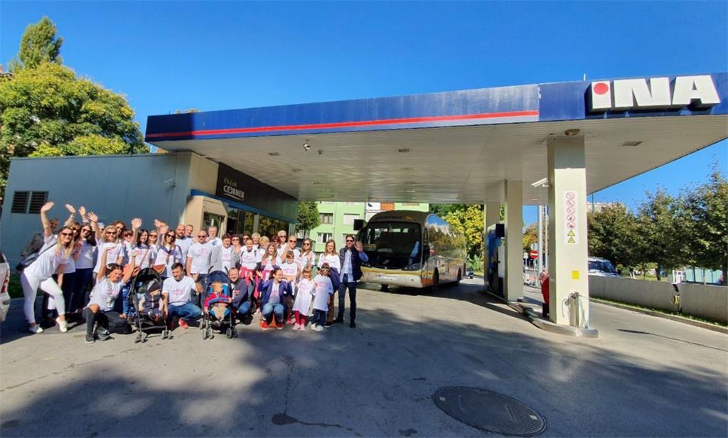 Članovi volonterskog kluba Holdine i Energopetrola 29. septembra podržali su jednodnevni događaj 'Race for the Cure'